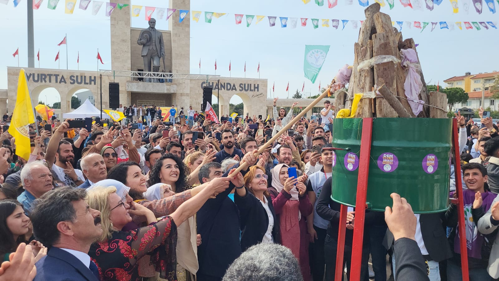 DİDİM DEM'İN NEVROZ COŞKUSU