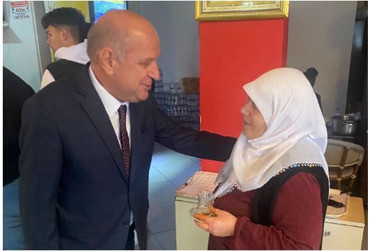 KADRİ KABAK'A  HALKTAN İLGİ BÜYÜK