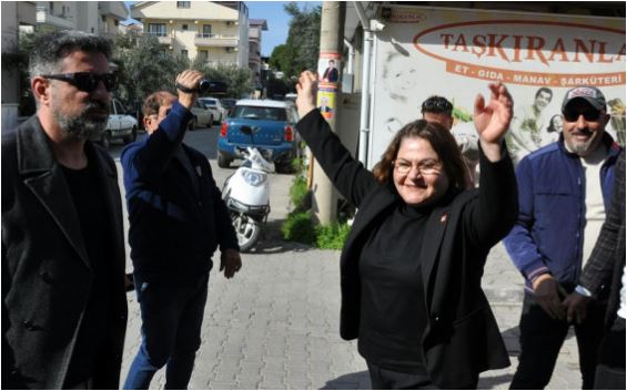 CHP DİDİM ADAYI HATİCE GENÇAY'A COŞKULU KARŞILAMA